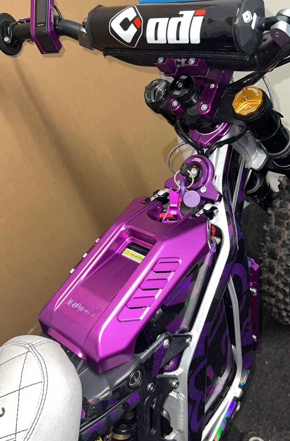 Surron Light Bee Battery/ LBX Lid Cover, CNC – Mudflickers